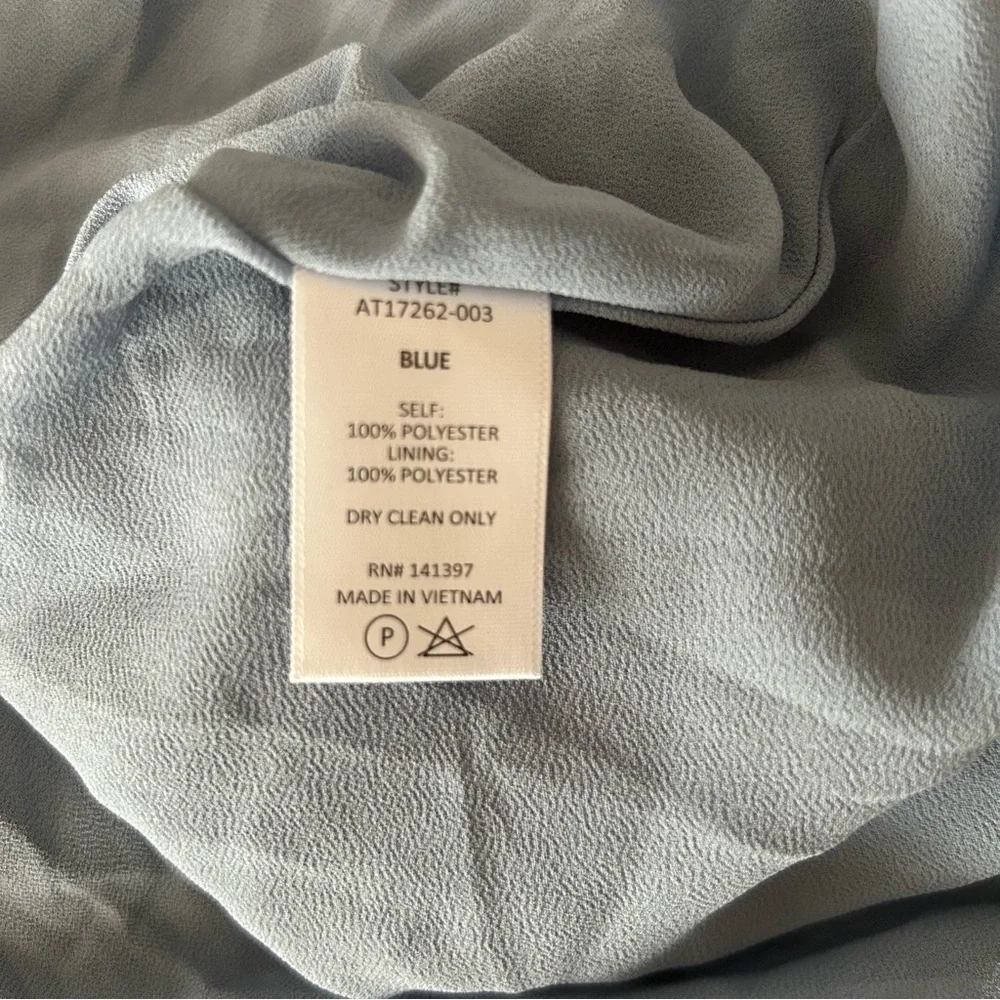 NWT, ASTR The Label Textured Tie Back Puff Sleeve V-Neck Cropped Blue Blouse, XL